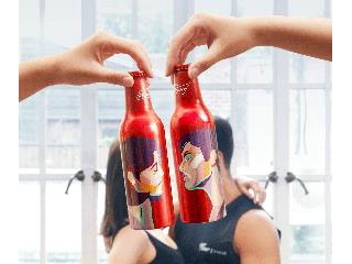 爱只有一种吗？ 爱不止一种   百威推出七夕限定款亲吻瓶  让你表白真爱与真我
