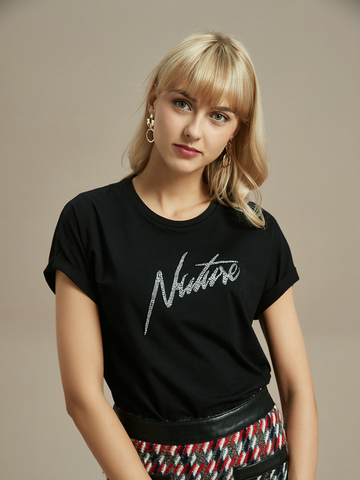 bebe玩转摩登休闲风 假日旅“型”即将开始