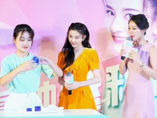 “乐而雅零触感”焕新上市和宋祖儿一起趣享“少女力聚场”