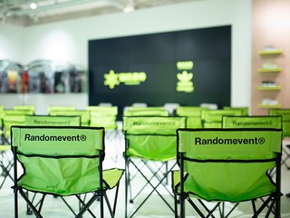 adidas Originals#OZWEEGO#携手Randomevent共同举行《随机事件》青年人物纪录片系列首映