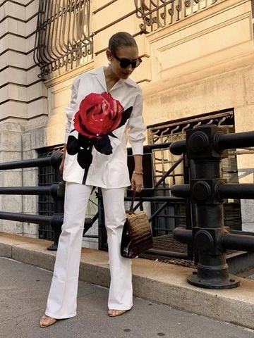 小清新的夏天我已经厌烦了，秋天穿搭要来点浪漫的！