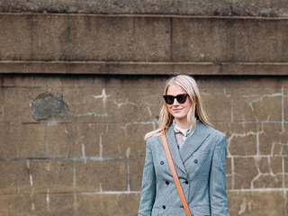 西装配裙子可攻可甜，秋日最时髦穿法就属它了！