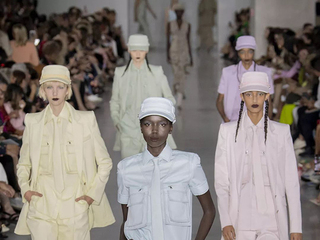 秀儿穿搭讲堂开课了！时装周最火的搭配赶紧学起来！