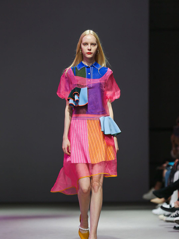 i-am-chen首次亮相上海时装周演绎彩色针织美学