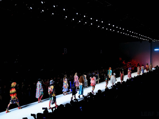 上海时装周SS2020系列发布——LEAF XIA梦幻描绘“春江花月夜”，大唐盛世跃然秀场 