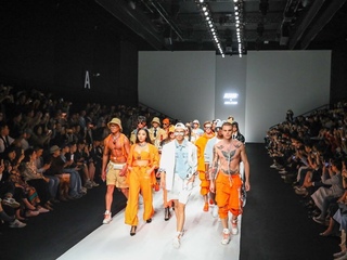 货拉拉✖CHUYI.STUDIO上海时装周掀“橙色风暴”
