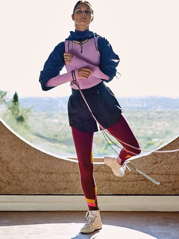 加拿大运动生活方式品牌lululemon携手 英国设计师品牌Roksanda推出合作系列