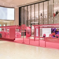 VALENTINO GARAVANI VSLING 巴士限时概念店开幕