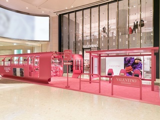 VALENTINO GARAVANI VSLING 巴士限时概念店开幕