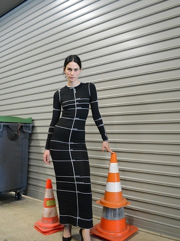 WOLFORD x VETEMENTS 以标志性的工艺 发出大胆的时尚宣言