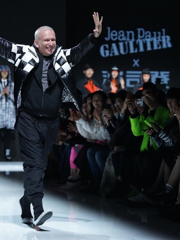 买得起的高定羽绒服，波司登高缇耶联名刚发布即被抢购