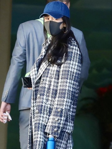 拿着香奈儿普拉达保温杯泡枸杞才是时髦新指标~