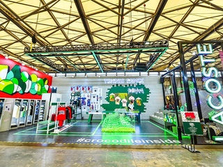 潮翻街网 颠覆型动 LACOSTE亮相2019 INNERSECT国际潮流文化体验展