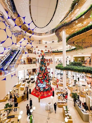 老佛爷百货2019奇幻蜂巢圣诞亮灯仪式 点亮奇趣冬日精彩