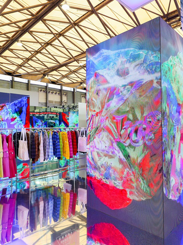 GUESS Jeans U.S.A.与Advisory Board Crystals联名系列强势登陆INNERSECT