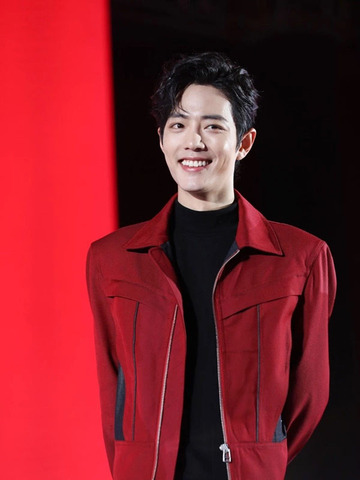 最近明星们都在穿的红色到底是哪种红？