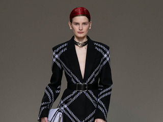 Alexander McQueen 2020年秋冬系列女装时装秀