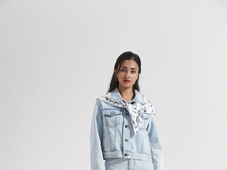 轻装上阵，bebe打造时髦单宁新姿