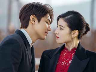 韩国重磅新剧《The King：永远的君主》正在热播 “韩国首位女总理”郑恩彩佩戴Boucheron宝诗龙珠宝魅力登场