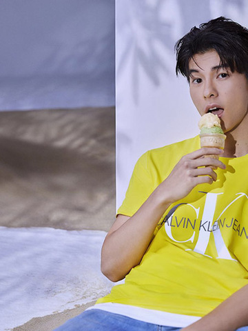 CALVIN KLEIN JEANS携手大中华区代言人许光汉发布2020全新T恤系列 挚爱夏日，#谁不爱T呢#