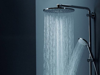 虞书欣又双叒出圈了！ 还记得那个博热议的“天价花洒”吗？  最近大热的《青春有你2》上头了吗？