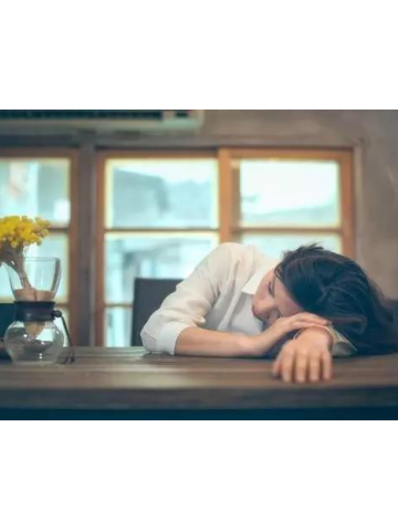 拯救熬夜暗沉脸!胡可、李小冉强推润百颜高保湿水