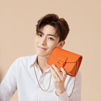 FURLA 甜蜜大使侯明昊倾心甄选 解锁METROPOLIS炫彩520