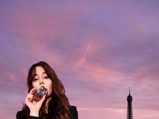 迪丽热巴首次合作设计  YSL反转巴黎香水热爱限定  挚爱灵感浪漫来袭