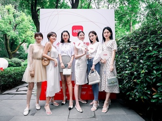 小红书博主线下“相亲”时尚品牌 沉浸式体验直播促消费