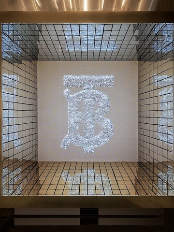 Burberry与腾讯展开技术合作，将在深圳开设奢侈品行业首家社交零售精品店