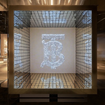 Burberry与腾讯展开技术合作，将在深圳开设奢侈品行业首家社交零售精品店