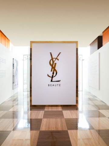 YSL「穿」香沙龙    自由肆意，致敬高定，开启态度香氛之旅