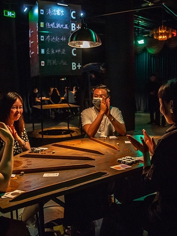 重“镑”复演 浸入式戏剧《金钱世界£¥€$》魔都上演“名利场”