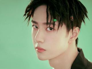 王一博以Rick Owens鞋带夹克搭配99%IS黑色长裤，打造暗黑潮流造型