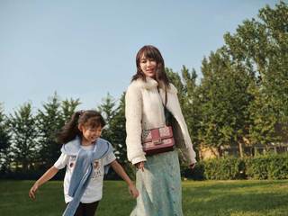  亲人相伴 友爱与共 Coach欣喜宣布杨紫成为女士产品系列代言人