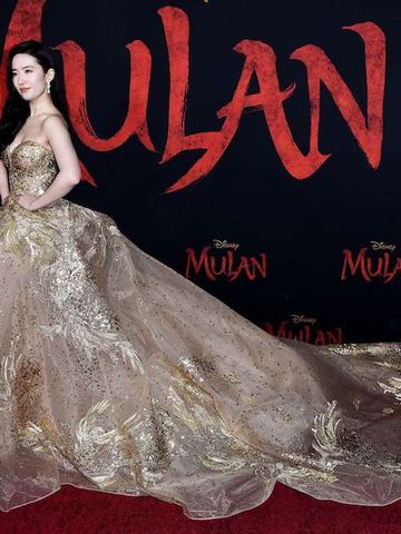 看清自己、忠于自己、成为自己 刘亦菲以“木兰心，女王力”蓄势待发
