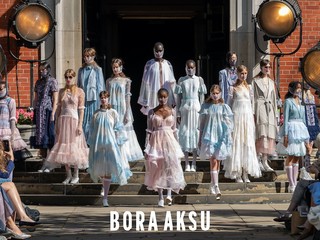 BORA AKSU全新系列亮相伦敦时装周 国内外媒体一致好评