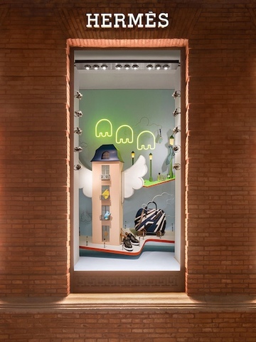 爱马仕诚邀艺术家 VICTOR CORD’HOMME 先生 为“上海爱马仕之家”打造秋季橱窗 该橱窗于 9 月 25 日揭幕