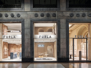 FURLA米兰Piazza Duomo旗舰店焕新拓店 重启开幕