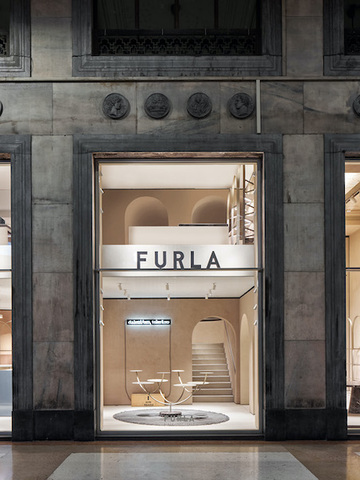 FURLA米兰Piazza Duomo旗舰店焕新拓店 重启开幕