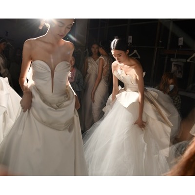 PRONOVIAS GROUP宝诺雅集团  惊艳亮相SS21上海时装周（SIFS）