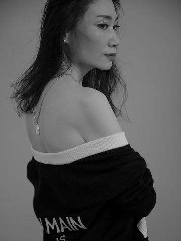 杨起凤公益加盟“《无常》时尚摄影展”感恩父母传递“正能量与爱”