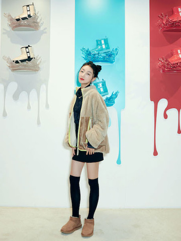 周冬雨、王逢陈亮相UGG®「FEEL THE NIGHT」主题派对