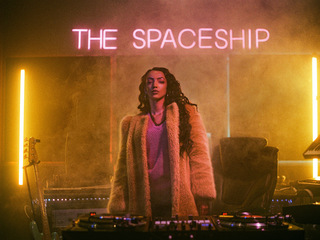 INSPIRED BY REDVALENTINO: ALISSIA 探索音乐苍穹