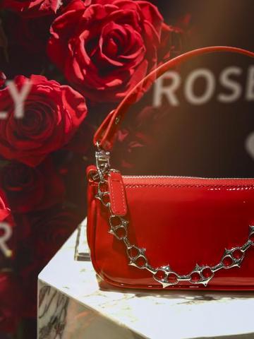 ROSEONLY携手BY FAR跨界打造全新经典包款