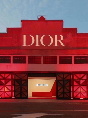 红唇一笑世界生色 全新DIOR迪奥烈艳蓝金唇膏盛大发布