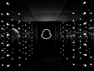 盟可睐MONCLER推出沉浸式空间体验，庆祝中国专属MONCLER YOUNG ICONS系列发售