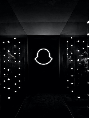 盟可睐MONCLER推出沉浸式空间体验，庆祝中国专属MONCLER YOUNG ICONS系列发售