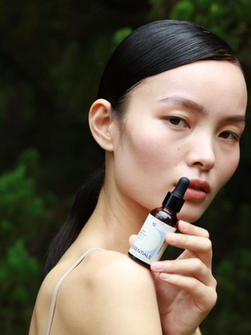 精萃舒敏 臻奢御龄 十五元素白玫瑰修护肌底精华油 焕耀肌肤内生光韵