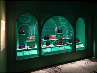 Manu Atelier 登陆 英国V&A 博物馆的Bags：Inside Out展览
